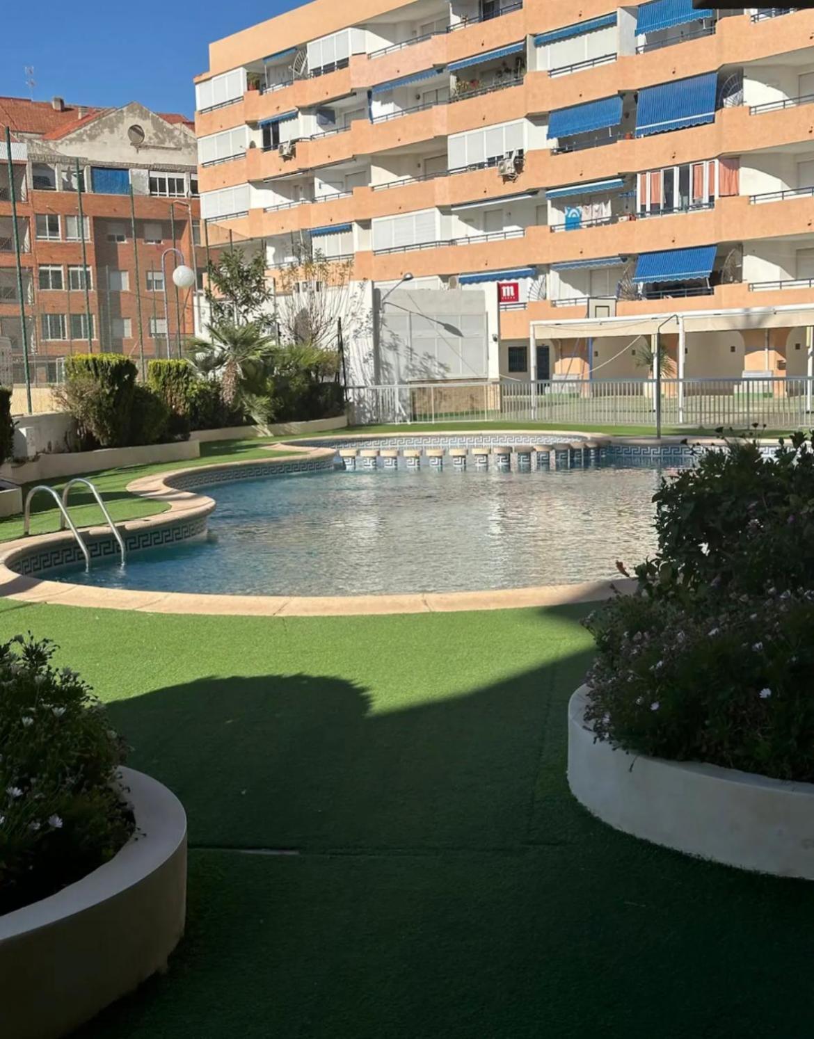 Marina Lägenhet Torrevieja Exteriör bild